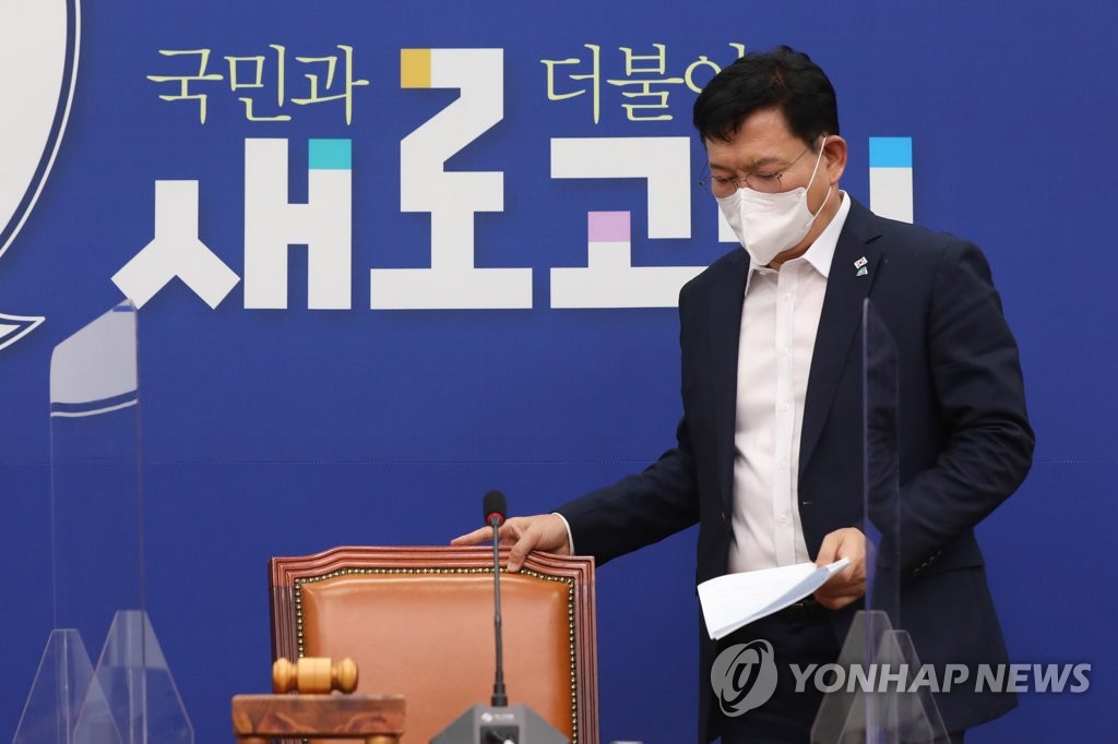 반기 든 홍남기에 '해임건의' 입에 올린 與…전방위 압박모드