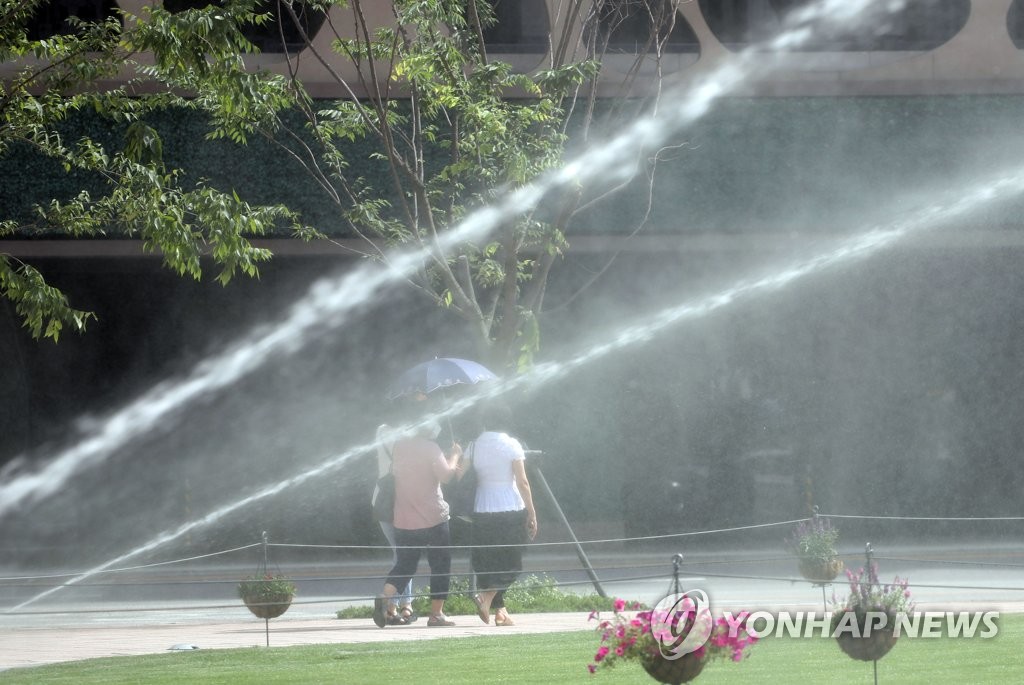 모레까지 곳곳 소나기…전국 무더위와 열대야 이어져