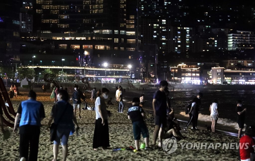 밤에도 푹푹 찌는 부산 7월 절반이 열대야…주말 비에도 더 더워(종합)