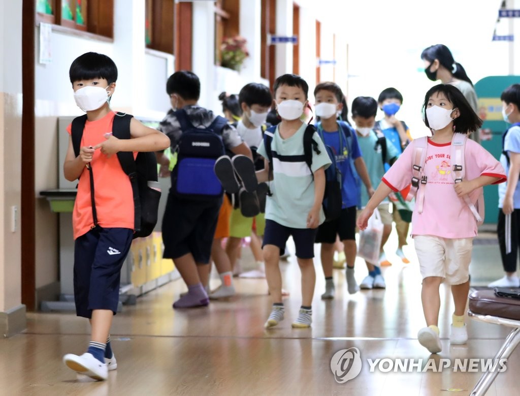 부산 초중고 여름방학 시작…2학기 전면등교 전 학원 방역 총력