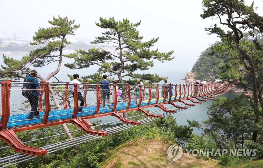 울산 대왕암공원 출렁다리 방문객 10만명 돌파