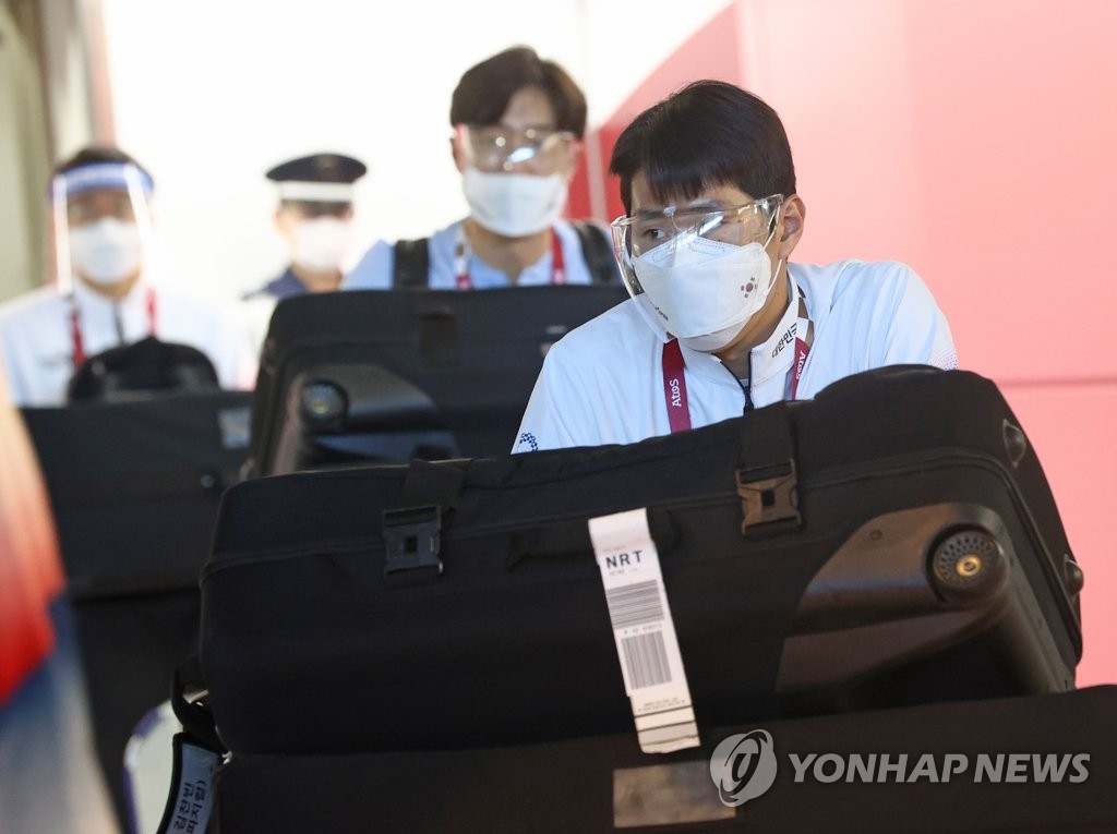 [올림픽] 김학범호, '코로나 확진' 유승민 위원과 다른 항공편…안도 한숨