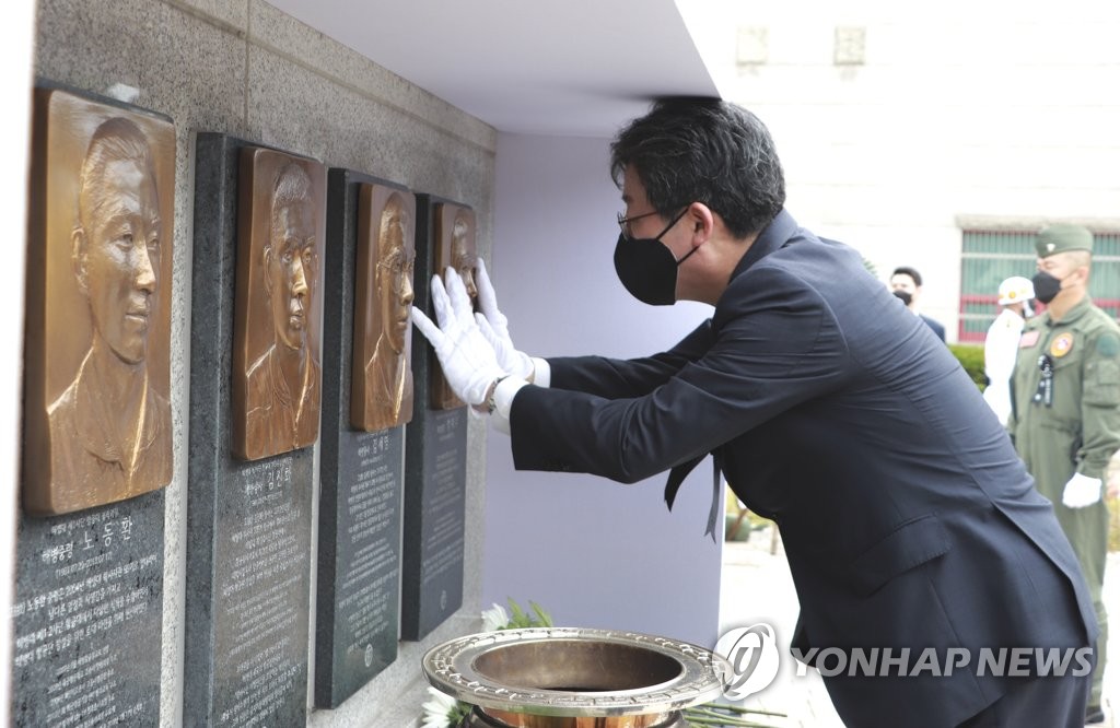 최재형 "가장 책임져야 할 분이 말 없어"…문대통령 첫 비판