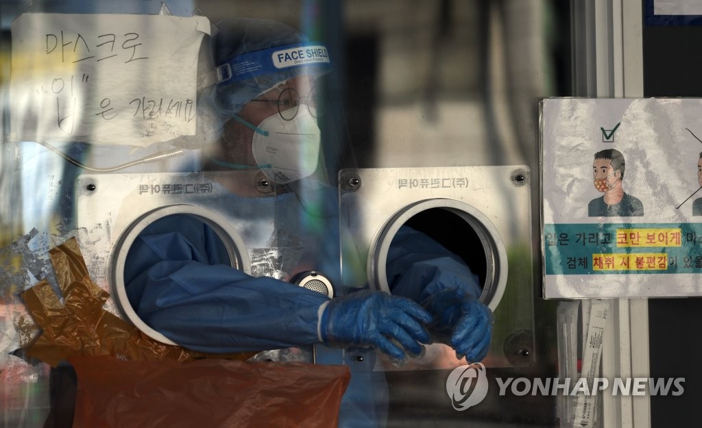 당국, 방송가 잇단 확진에 "촬영 전 자가검사키트 확인" 권고