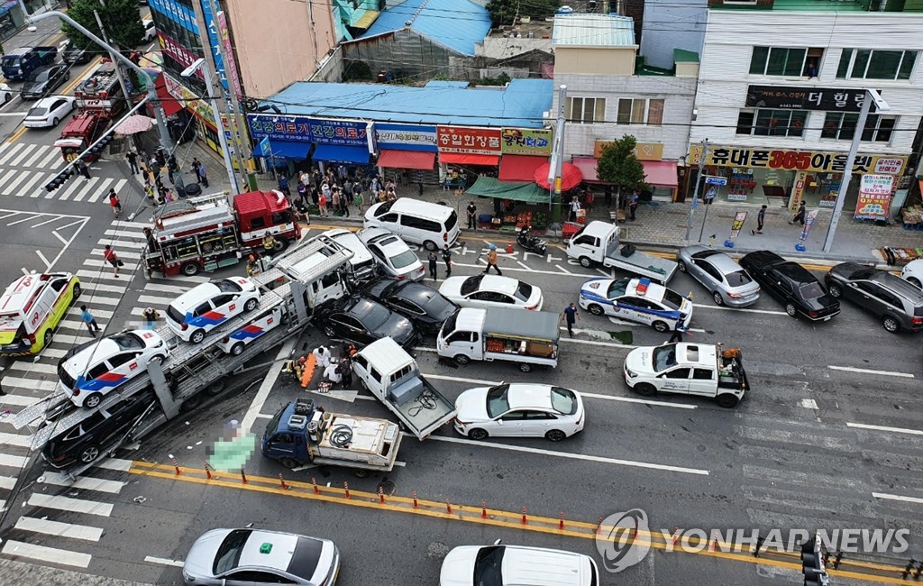 노인 3명 치어 숨지게 한 탁송트럭 불법 개조 확인