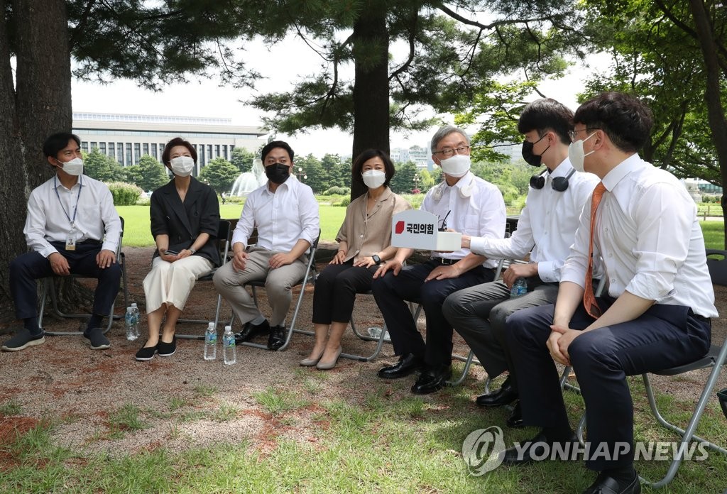 페북 소통 시작하는 'J형'…출마선언 향해 속도전