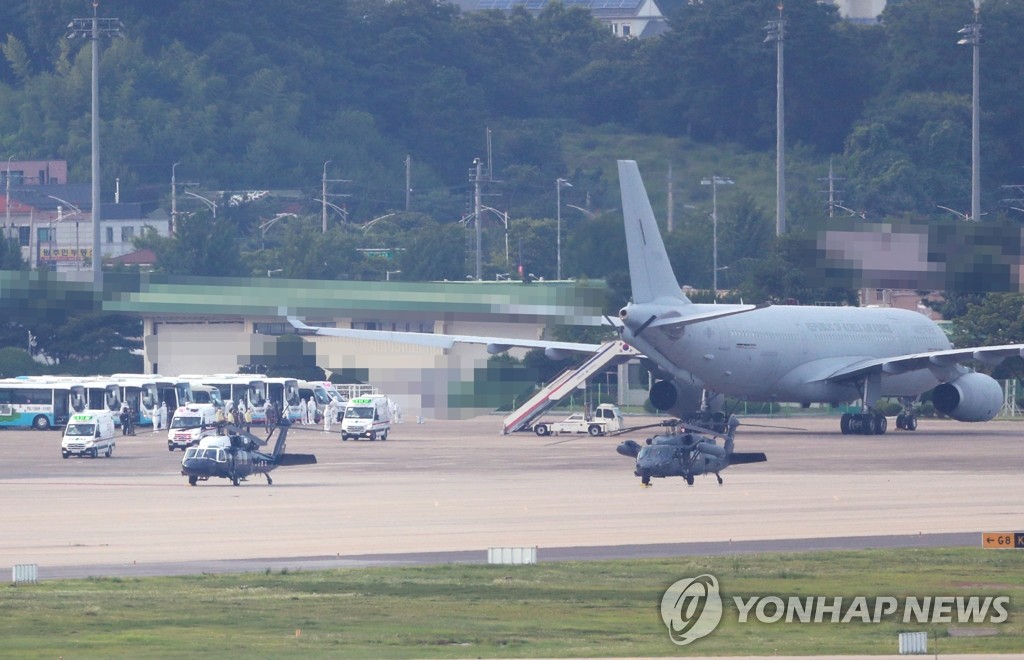 고국 품에 돌아와 격리된 청해부대원들…87명 국방어학원 입소