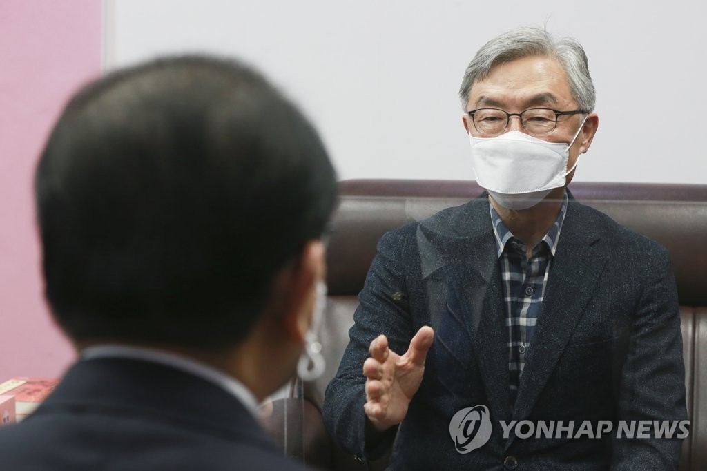 최재형, 8월초 출마선언 검토…미래세대 비전 담는다