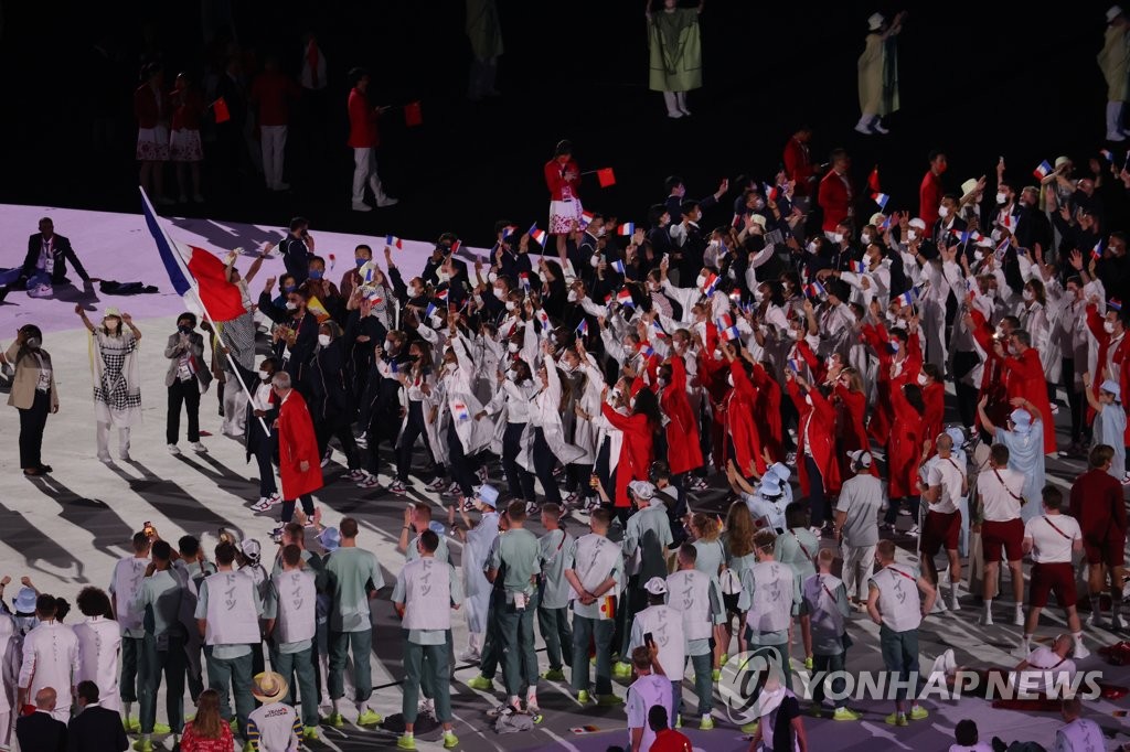 '올림픽 도중 급증' 일본 코로나 긴급사태 확대 발령 검토