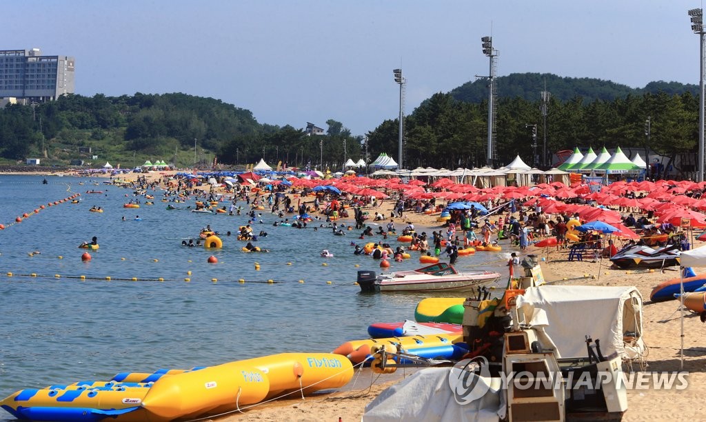 모레부터 비수도권 3단계 격상…휴양지-해수욕장 야간음주 금지(종합)