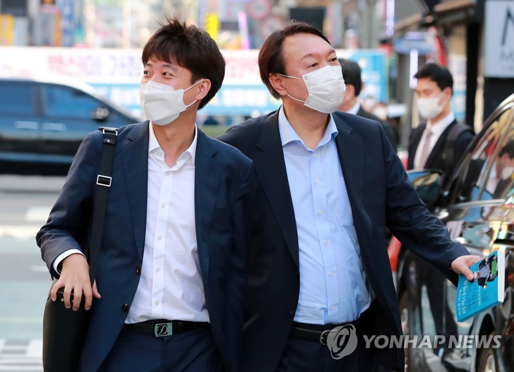 이준석-윤석열 신경전 끝 '치맥회동'…"만나보니 대동소이"