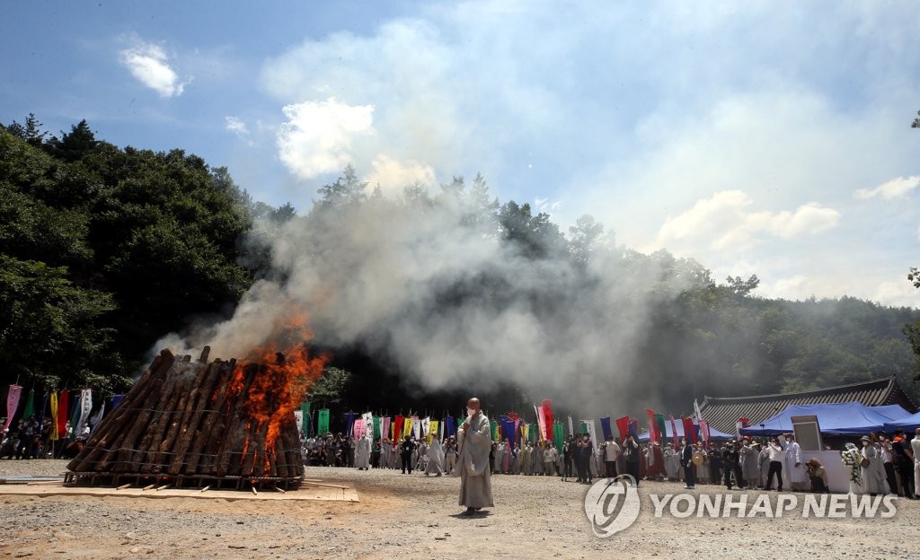 '불교 사회운동' 헌신 월주스님 영결식 엄수…"속히 돌아오소서"(종합)