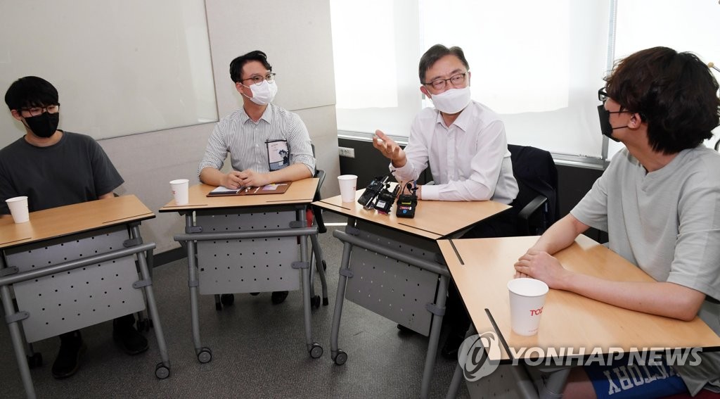 정치입문 한달 崔, 지지율 상승곡선…尹 입당이 첫 고비