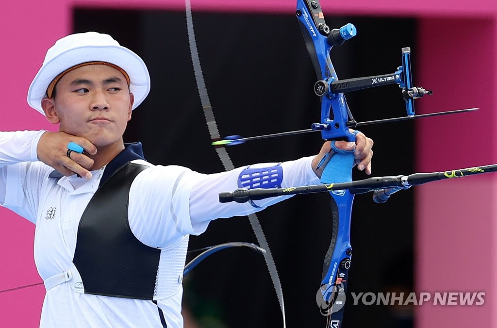 [올림픽] 양궁 한일전 '2.4㎝'에 승부 갈렸다…김제덕의 결정적 10점(종합2보)