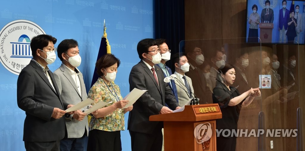 국힘 의원 41명, 윤석열·김동연 입당 촉구…"들어오면 보호"