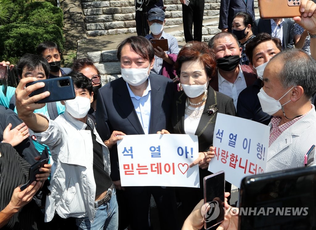 대의냐 실리냐…윤석열, '밖에 있으라'는 김종인 따를까