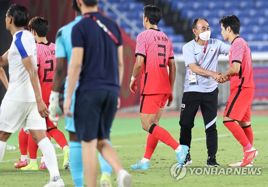 [올림픽] 막판 공 돌리기에 화난 이강인…김학범 "부상 우려 있었다"