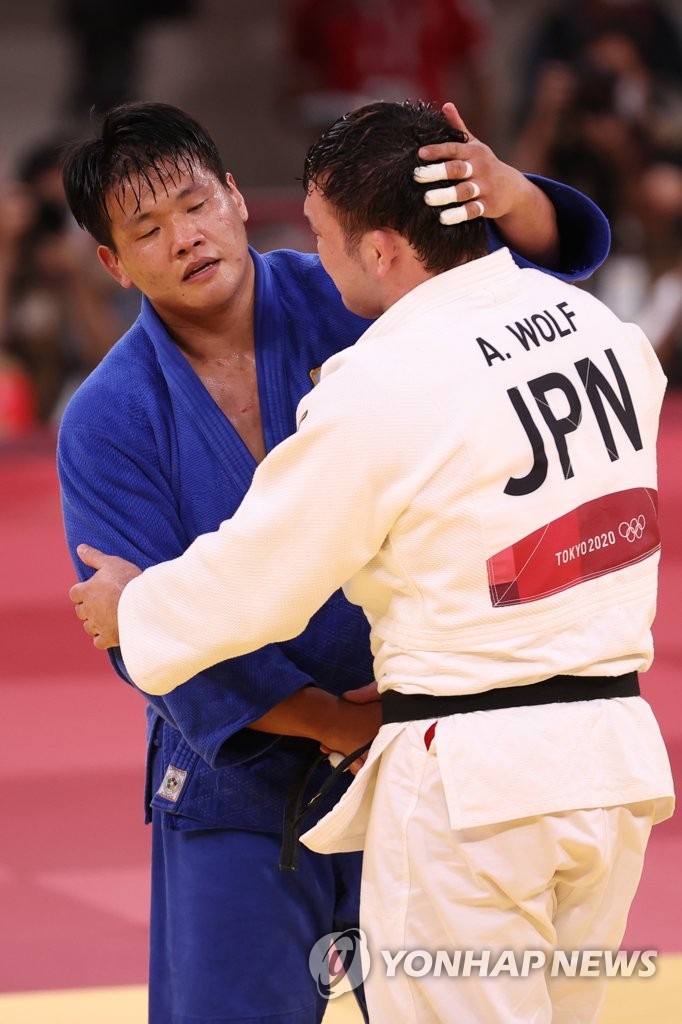 [올림픽] '챔프 손 들어준' 조구함 "한국 가면 다음 올림픽 준비할 것"