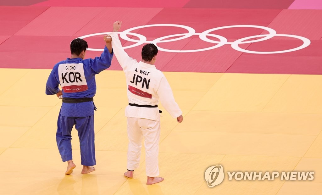 [올림픽] '챔프 손 들어준' 조구함 "한국 가면 다음 올림픽 준비할 것"