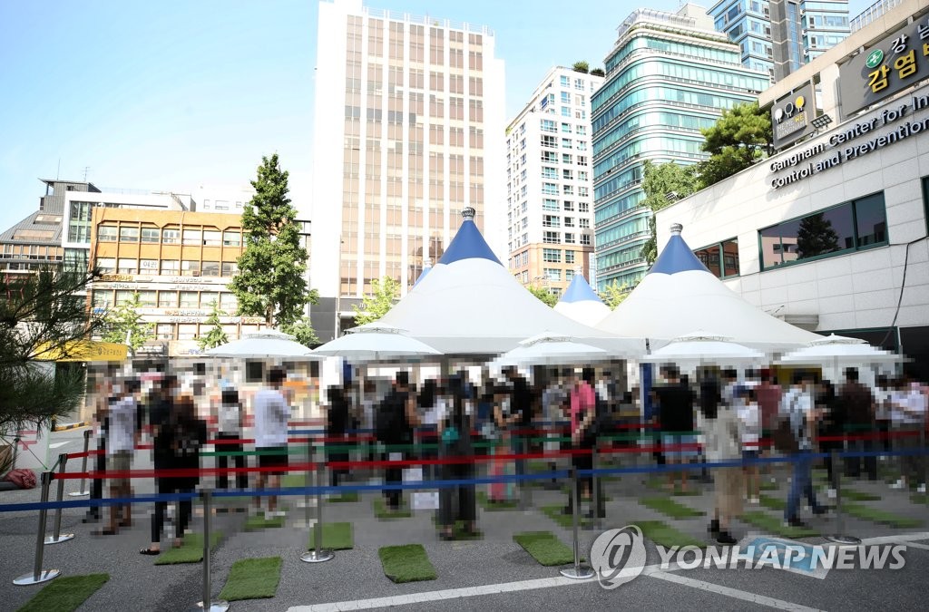 꺾이지 않는 확산세에…서울시, 추가 방역강화 고심