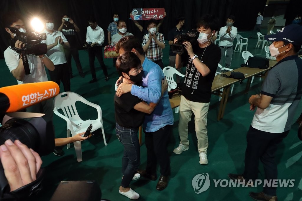 [올림픽] 안산 부모 "박지성·김연아처럼 되고 싶다던 딸 소원 풀었다"