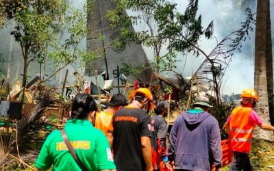 필리핀 군용기 추락…"탑승 96명 중 최소 45명 사망"