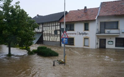 [속보] 서유럽 강타한 폭우…독일 등 홍수 사망자 150명 넘어