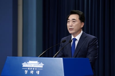 [속보] 청와대 "남북, 통신연락선 전격 복원"