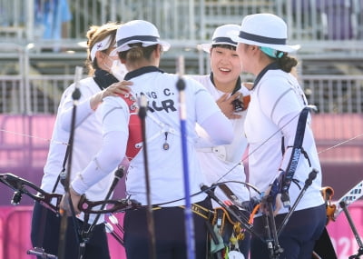 WP "한국, 무자비한 양궁의 나라…웃으면서 제압"