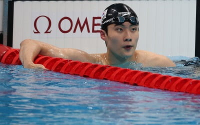 [속보] 수영 황선우, 자유형 100m 아시아신기록 달성하며 결승 진출