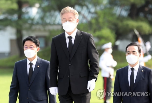 윤석열 이어 이재명도 정식 등판…대선레이스 출발총성