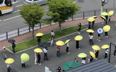 주말 영향에도 오늘 700명 안팎…수도권 새 거리두기 당분간 힘들 듯