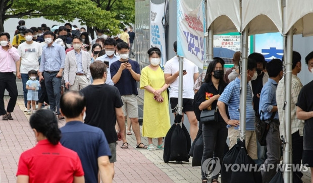 오늘 최소 1200명 안팎 폭증 왜?…수도권 거리두기 강화될 듯