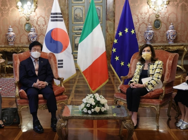 박병석 "한국인을 입국격리라니"…이탈리아측 "해결 노력"