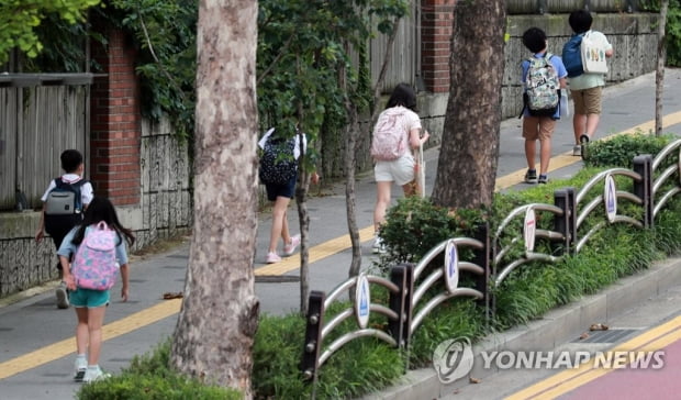 경기-인천 내일부터 방학전까지 전면 원격수업…서울은 14일부터