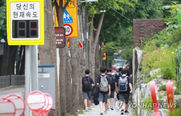 경기-인천 내일부터 방학전까지 전면 원격수업…서울은 14일부터