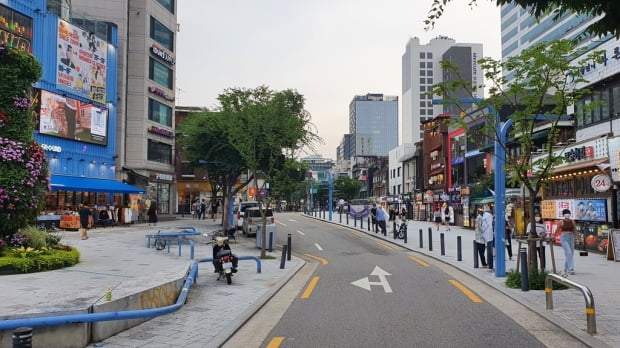 숨죽인 강남·홍대 저녁…자영업자들 "이젠 눈물도 안나"