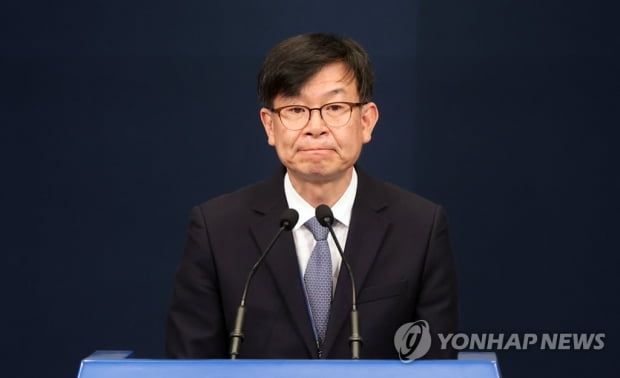 경찰, '전셋값 인상' 김상조 내부정보 이용 무혐의 가닥
