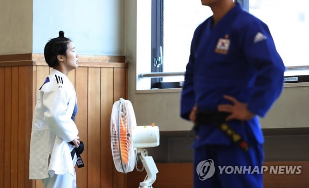 [올림픽] 한국 유도, 겨울모자 쓰고 훈련 "우리의 힘, 일본에 보여주겠다"