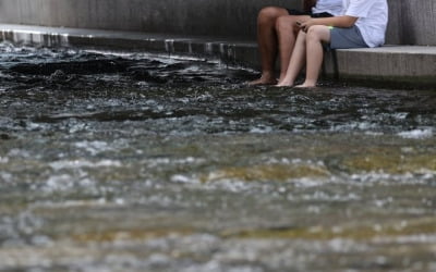 전국에 폭염과 열대야 지속…곳곳 소나기