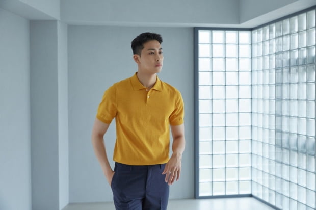 "아재 반팔 와이셔츠는 싫어"…불볕더위에도 남성 니트 '인기'