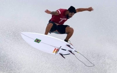 [올림픽] 첫 서핑 금메달 브라질 선수, 도쿄에 오지도 못할 뻔