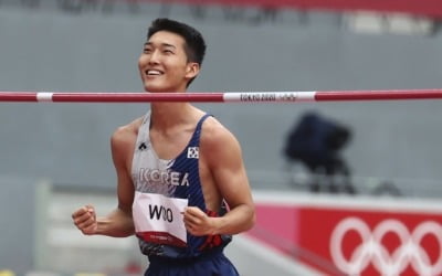 -올림픽- 높이뛰기 우상혁, 결선 진출…한국 육상 25년만의 쾌거