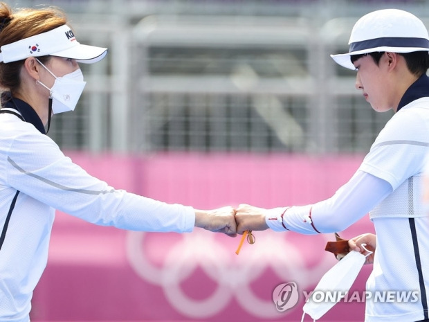 [올림픽] 양궁 안산, 개인전 준결승 진출…첫 3관왕까지 '-2승'(종합)