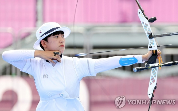 [올림픽] 양궁 안산, 개인전 준결승 진출…첫 3관왕까지 '-2승'(종합)