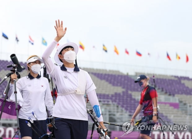 안산, 도쿄에 우뚝…사상 첫 올림픽 양궁 3관왕 등극