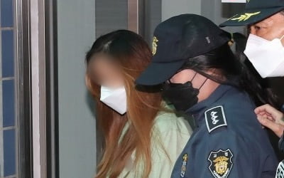 '구미 여아' 친모 징역 13년 구형…"반인륜적" vs "출산 NO"