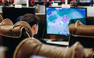 정부 "청소년 인터넷 게임 과몰입 방지방안 내놓을 것"
