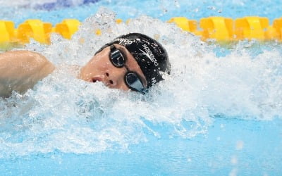 황선우, 100m 자유형서 '아시아 신기록' 세우고 결승 진출