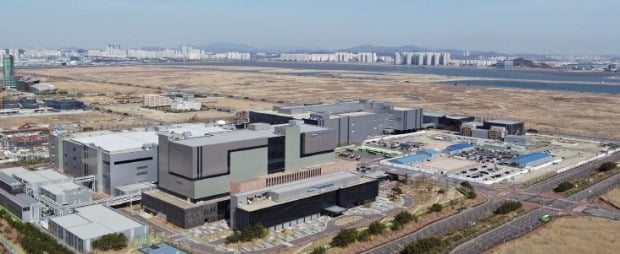 한국형 바이오 랩 허브가 구축될 인천 송도국제도시. 삼성바이오로직스 건물이 보인다. 한경DB